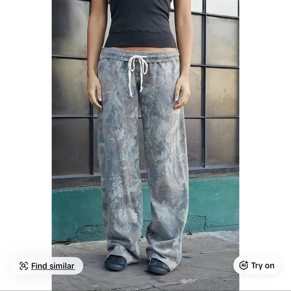 Brandy Melville Pants - Brandy Melville Jon galt camo baggy sweatpants new with tags